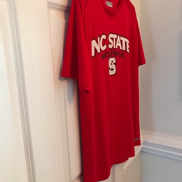 NC STATE Short Sleeve Shirt. Fusion Fit Sz Medium. - Picture 4 of 8